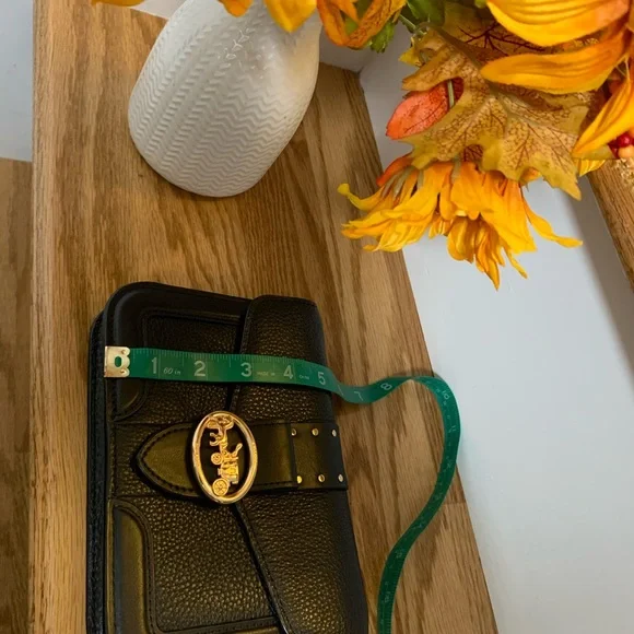 Elegant black COACH authentic Clutch gold Chain Strap - Picture 2 of 7